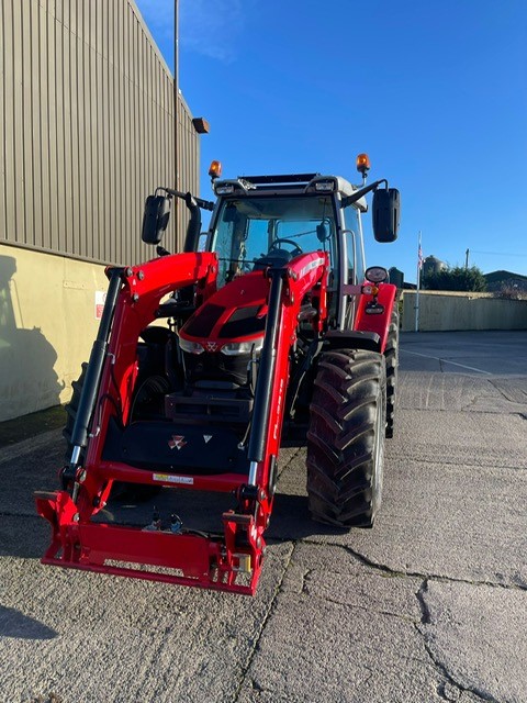 TE02345A MF5S.135 TRACTOR FL3819 LOADER