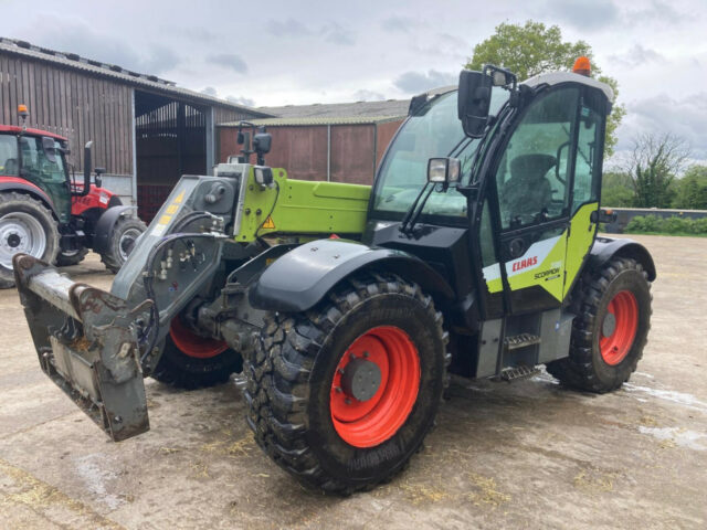 CLAAS SCORPION 736