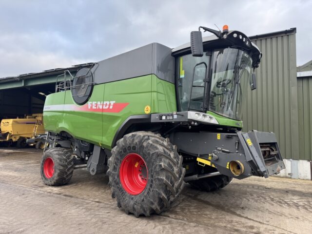 Fendt 8410P c/w 25ft Powerflow Header