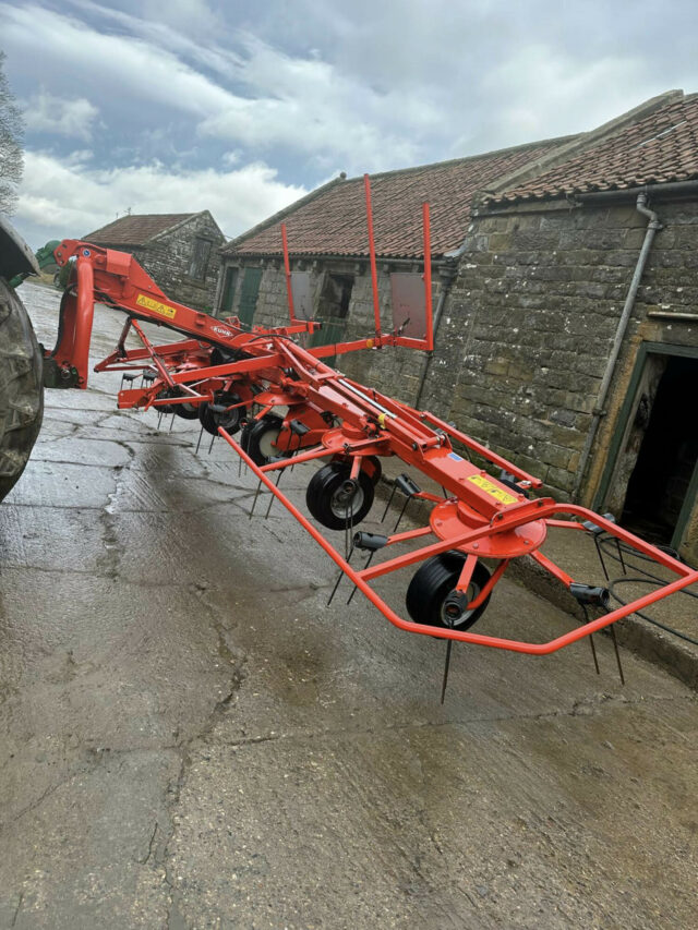 DUE IN: Kuhn GF6502 6 Rotor Tedder For Sale