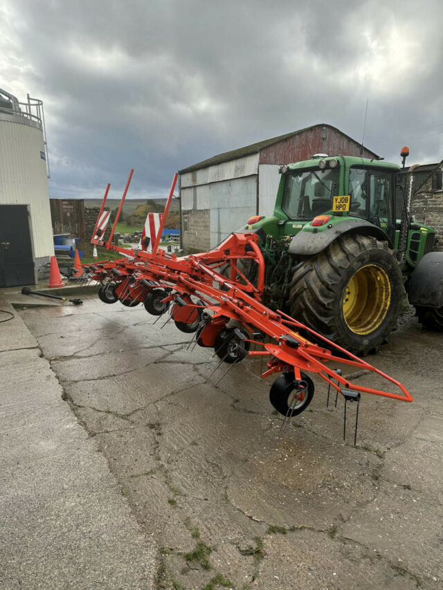 DUE IN: Kuhn GF6502 6 Rotor Tedder For Sale