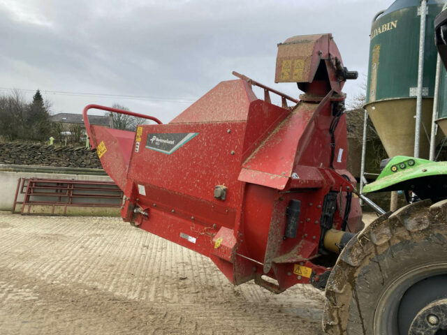 DUE IN: Kverneland 852 Bedding Machine For Sale