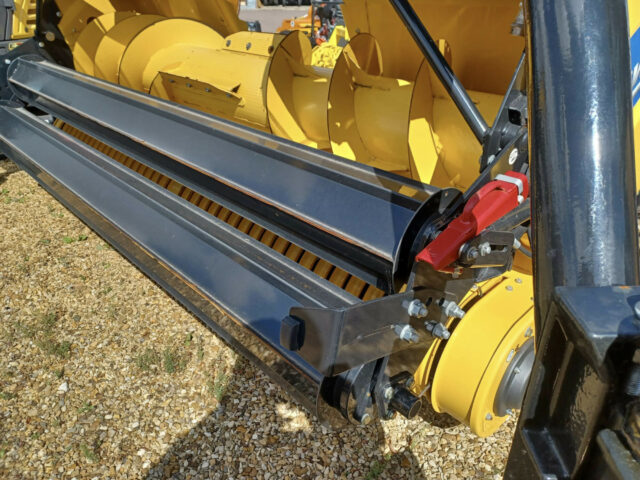 EX DEMO New Holland 300FP Grass Header For Sale