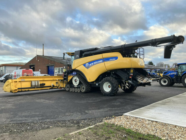 New Holland CR10.90 Combine Harvester For Sale