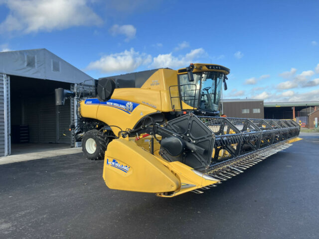 New Holland CR9.90 Combine Harvester For Sale