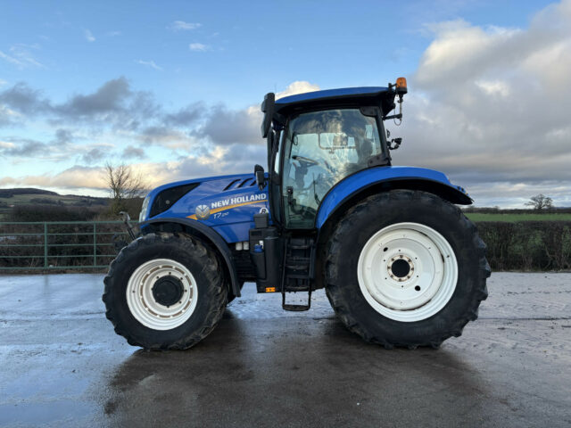 DUE IN: New Holland T7.210 Tractor For Sale