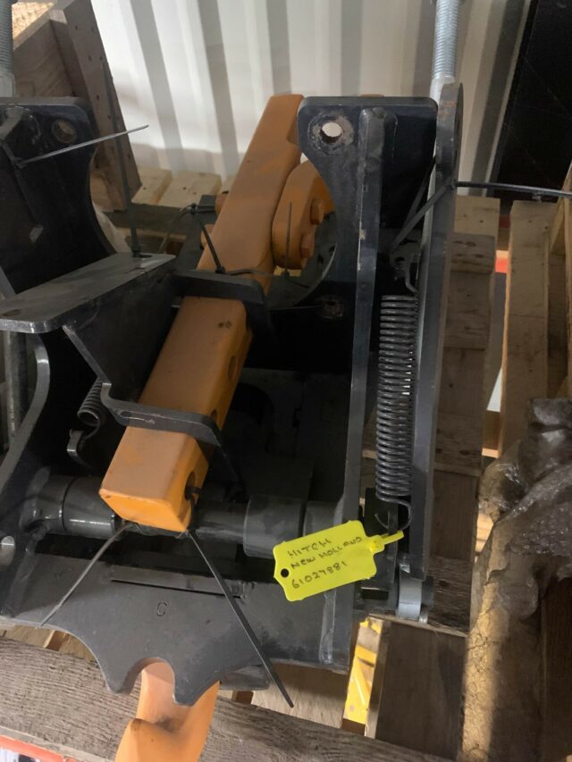 NEW Pick Up Hitch to suit NH T4.75S For Sale