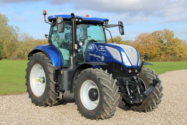 New Holland T7.225AC