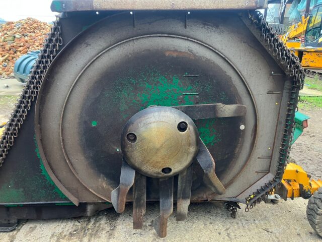 Spearhead batwing topper