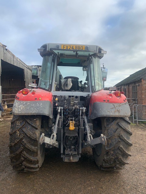 T239082A MF5S.145 4WD TRACTOR