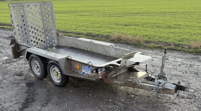 Ifor Williams plant trailer