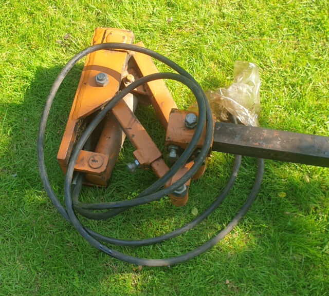 Bullion Undervine Hoe