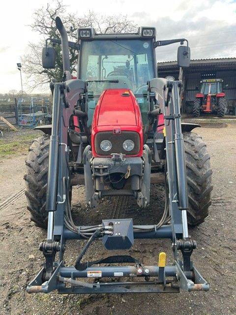 TE02434A 2009 MF5455 TRACTOR & LOADER