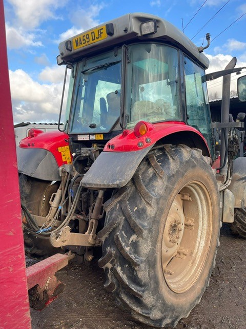 TE02434A 2009 MF5455 TRACTOR & LOADER