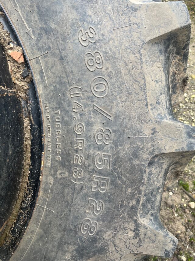 380/85/28 Dual Wheels