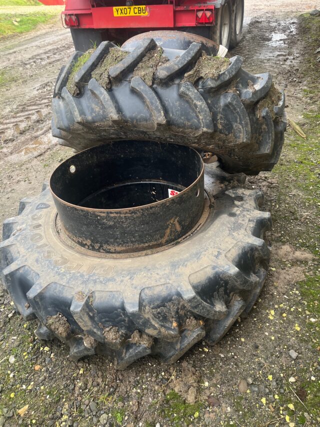 380/85/28 Dual Wheels