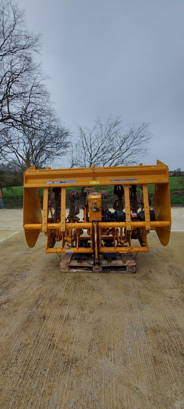 Selvatici Bivanga Spader