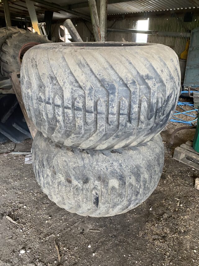 Sprayer wheels