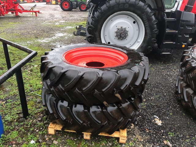 GM036898 NEW FENDT ROW CROP WHEELS