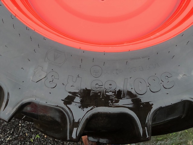 GM036898 NEW FENDT ROW CROP WHEELS