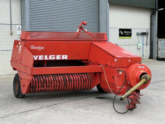WELGER AP630 BALER