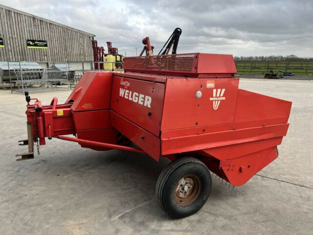 WELGER AP630 BALER