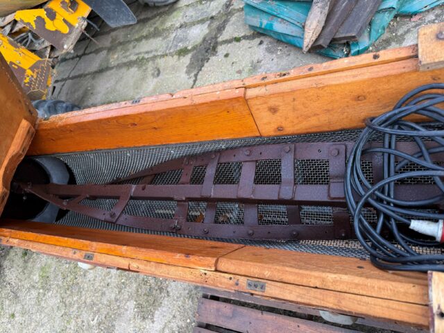 Seed Thrasher / Dresser