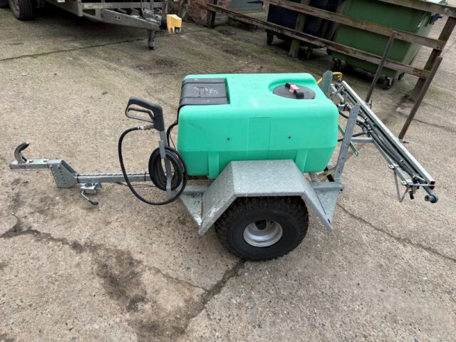 200 ltr Trailed sprayer