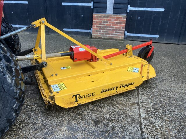 Twose 5 foot grass mower topper