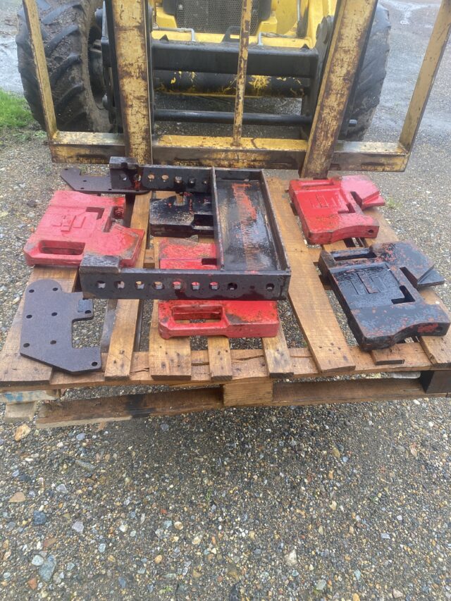 International suitcase weights