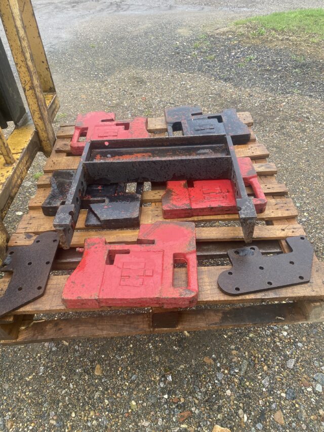 International suitcase weights