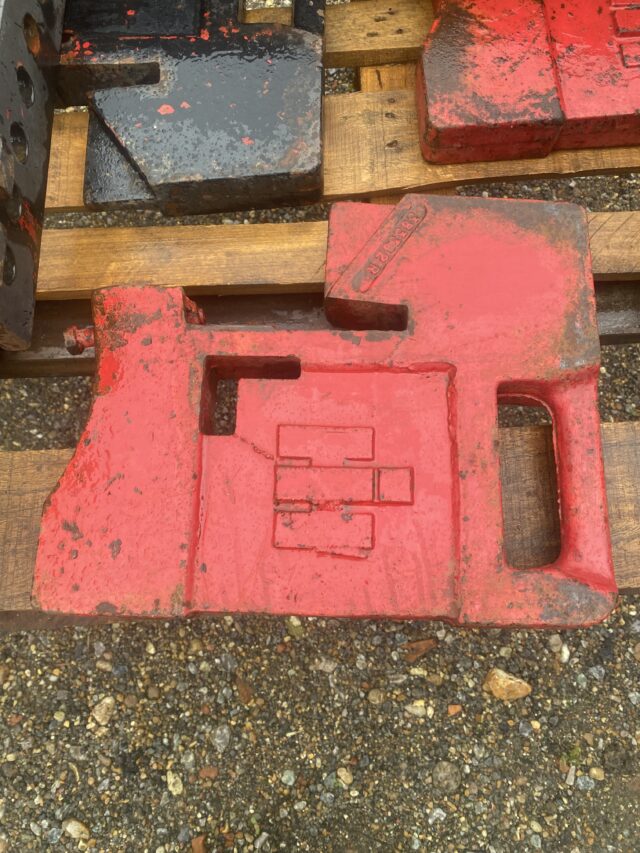 International suitcase weights