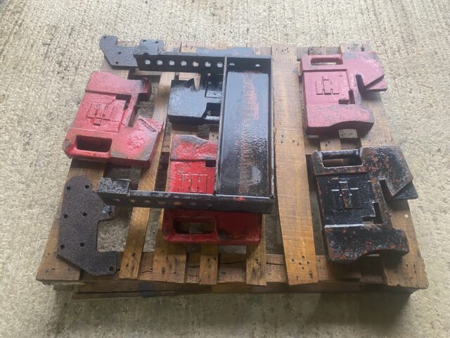 International suitcase weights