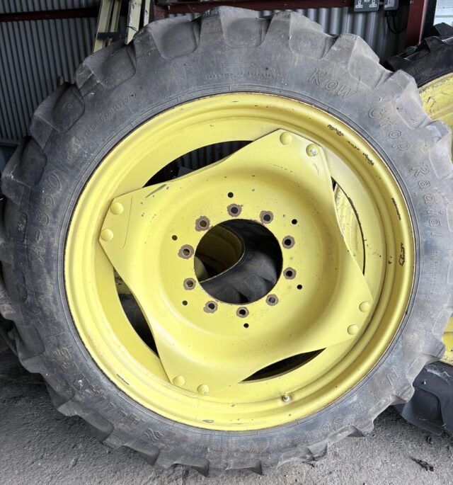 Row crop wheels