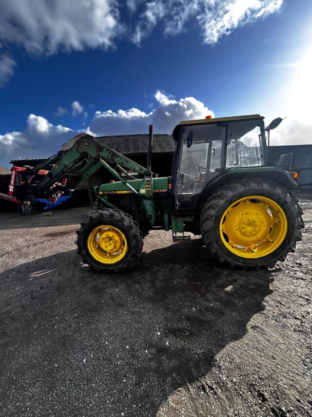 John Deere 2250