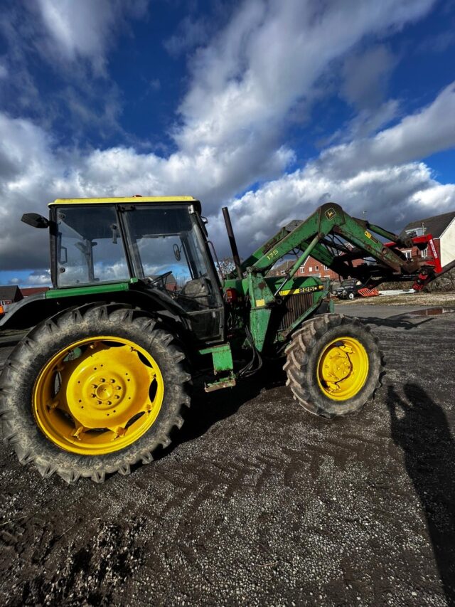 John Deere 2250
