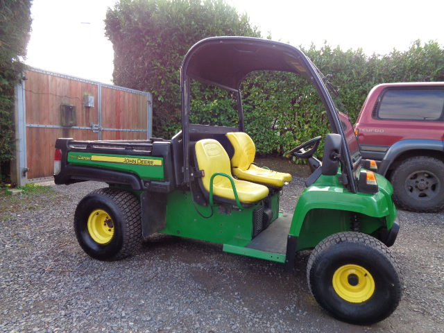 JOHN DEERE TE ELECTRIC GATOR