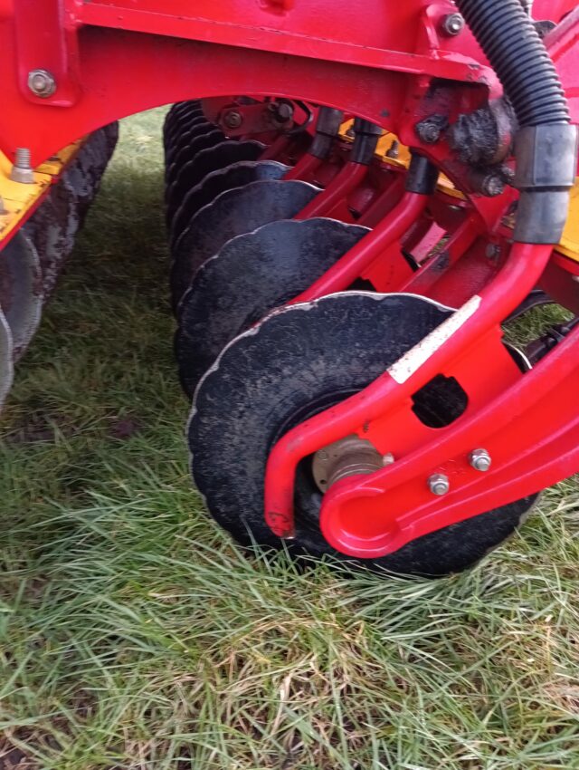 Vaderstad CRD300 carrier seed drill