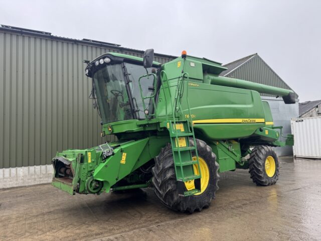 John Deere T670i Hillmaster c/w 625R Header