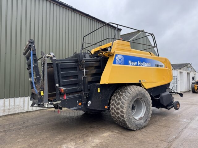 New Holland BB9090 Square Baler