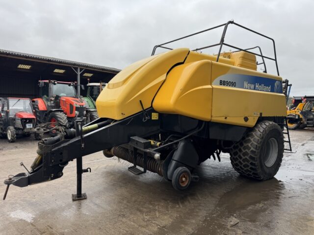 New Holland BB9090 Square Baler