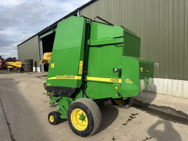 John Deere 592 Hi Flow Round Baler